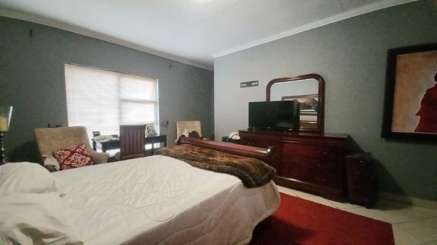 3 Bedroom Property for Sale in Langenhovenpark Free State